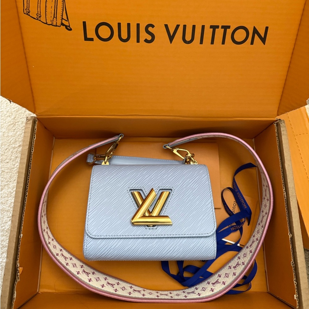 BRAND NEW Blue Louis Vuitton Twist PM with Epi leather